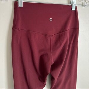 Burgundy Women’s Lululemon leggings full length size 6 excellent cond High Rise